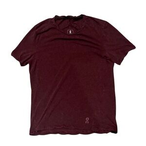 On Running Men’s Performance Cotton T-Shirt in Burgundy Size S EUC